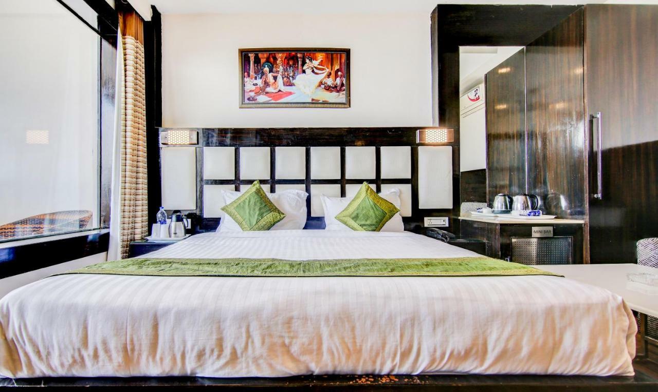 Treebo Trend Lavish Inn Dharamshala Exterior foto