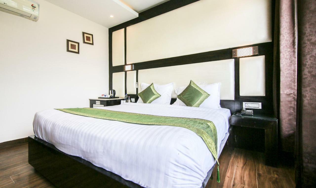 Treebo Trend Lavish Inn Dharamshala Exterior foto